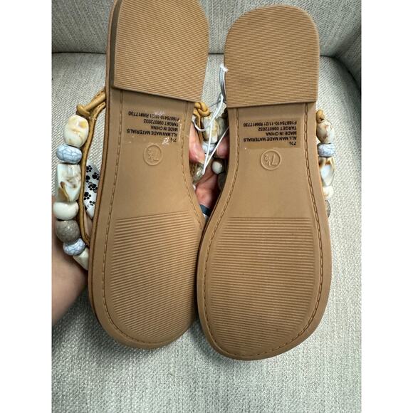 NWT Ladies Universal Thread Tan Cindy Beaded Flip Flops - Size 7.5 - Picture 4 of 4